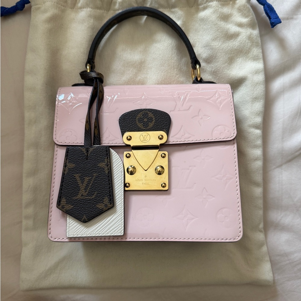 Louis Vuitton Spring Street bag in Rose Ballerine Monogram Vernis leather